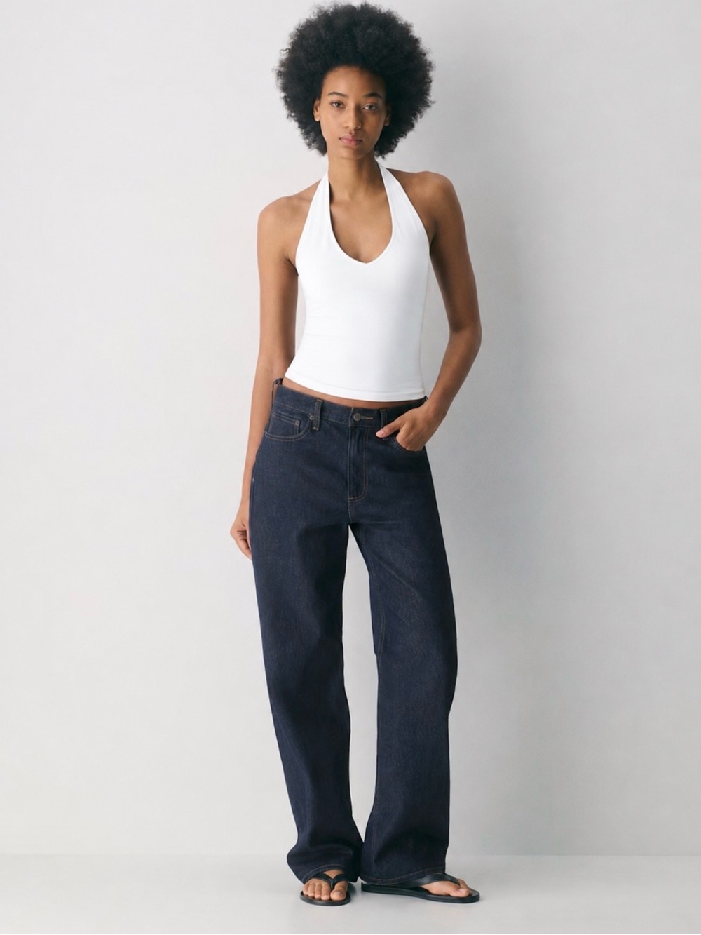 Aritzia Built-In Bra HomeStretch™ Smooth Timbre White Halter Comfort Top NWOT - Picture 3 of 5